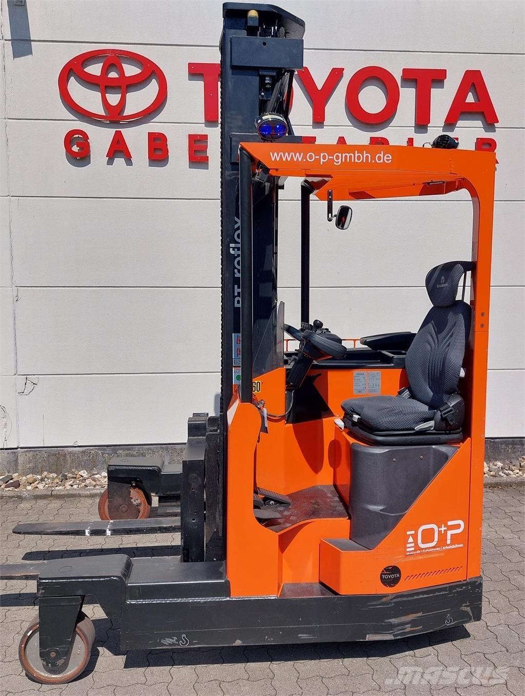 Toyota FRE270 4 yönlü reach truck