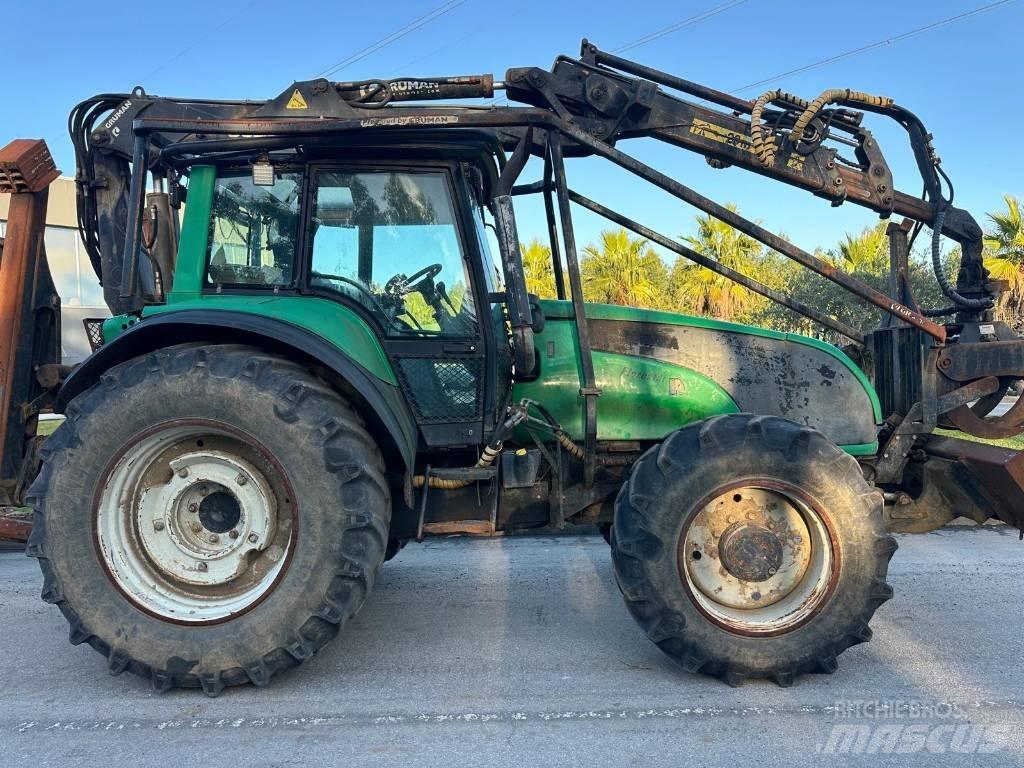 Valtra T130 Orman traktörleri