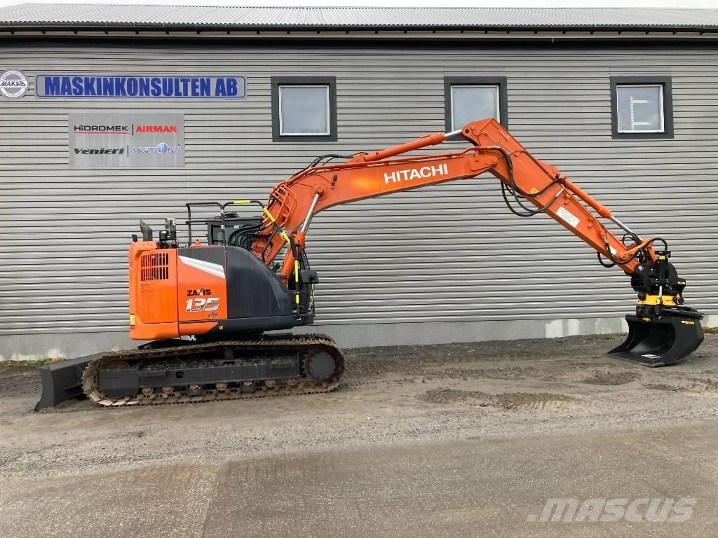 Hitachi ZX 135 US-7 Paletli ekskavatörler