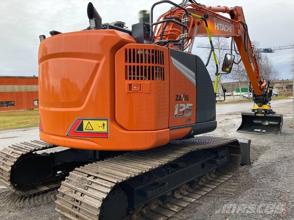 Hitachi ZX 135 US-7 Paletli ekskavatörler