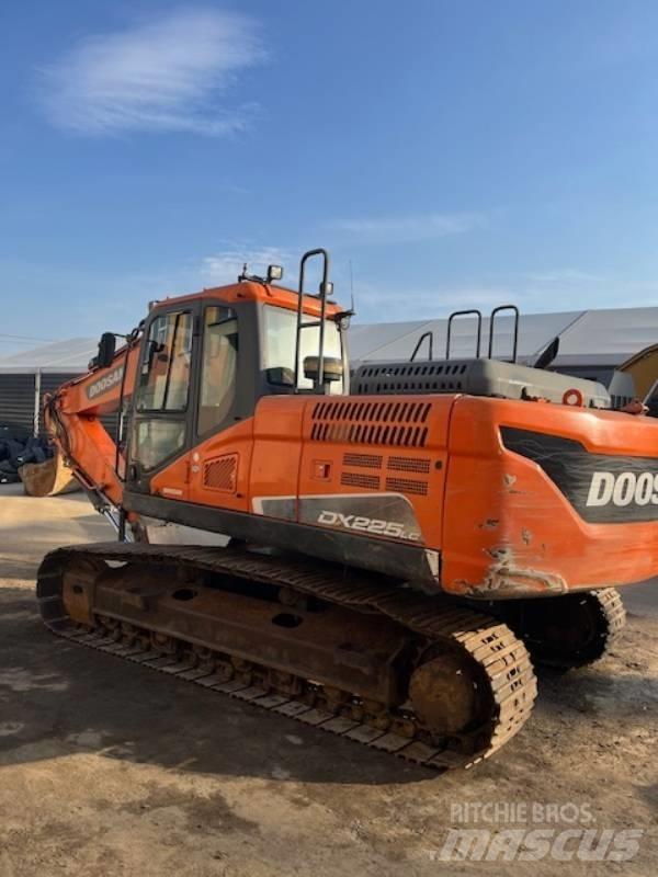 Doosan DX 225 LC-5 Paletli ekskavatörler
