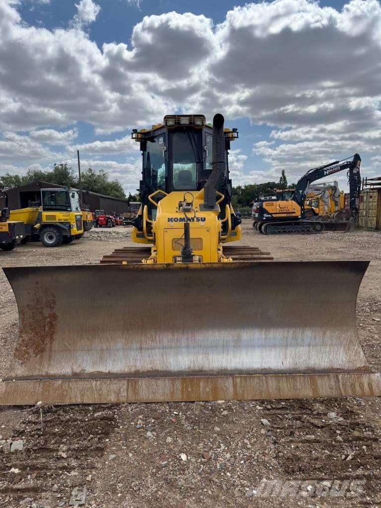 Komatsu D51PX-24 Paletli dozerler