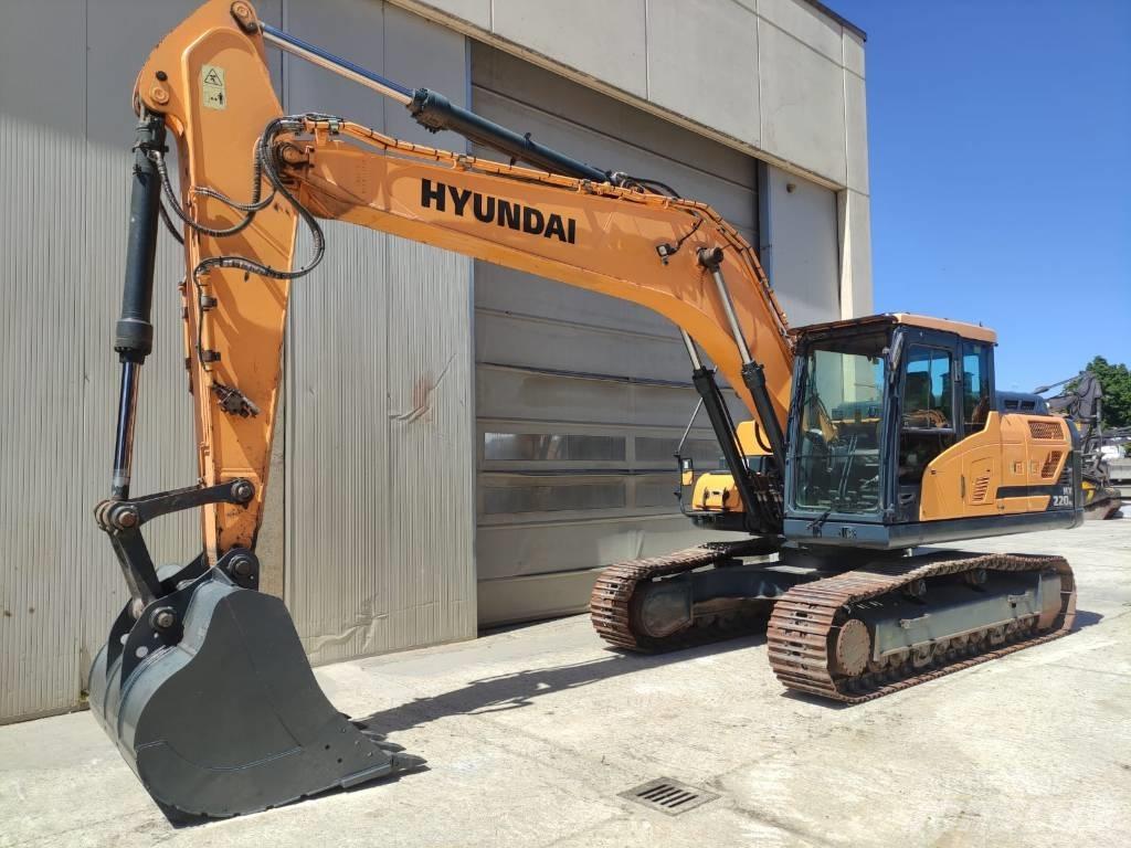Hyundai HX 220 Paletli ekskavatörler