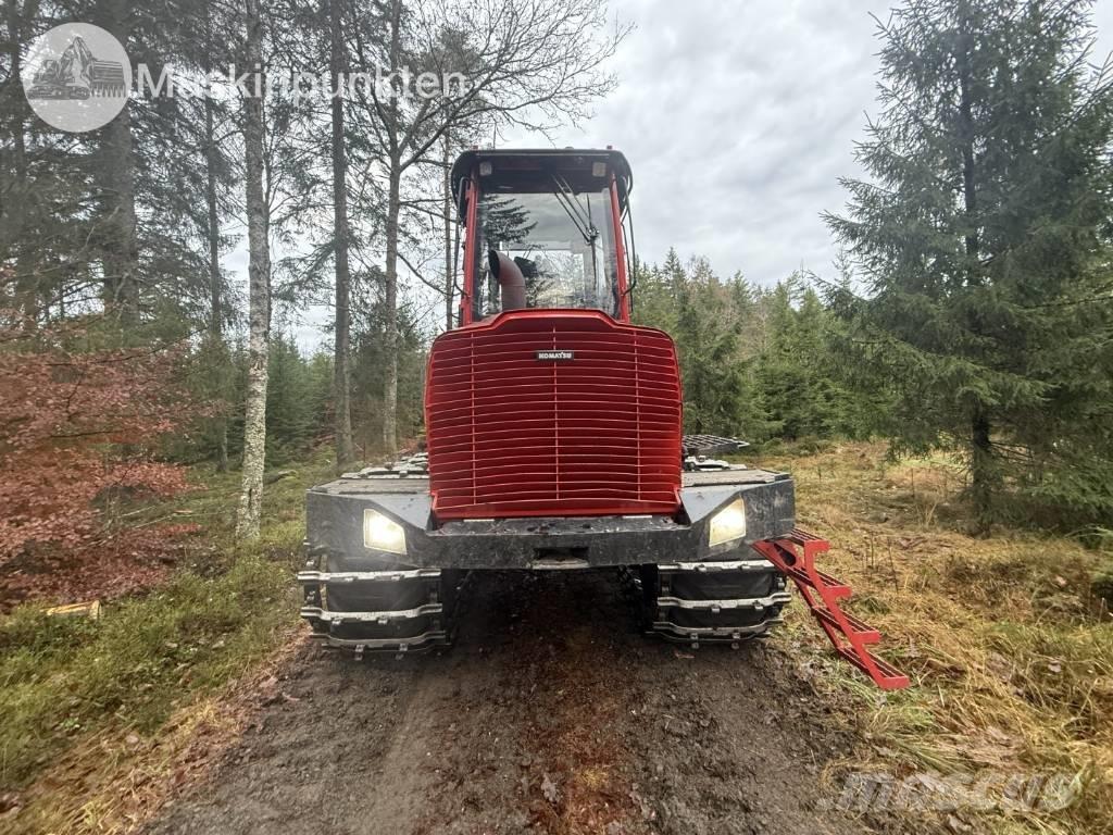 Komatsu 835 Tomruk yükleyici traktörler