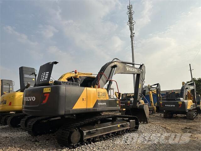 Volvo EC240 Paletli ekskavatörler