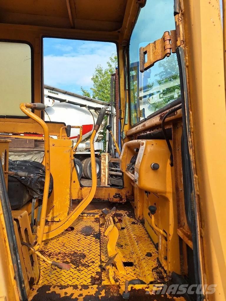 Komatsu D45-1 Paletli dozerler