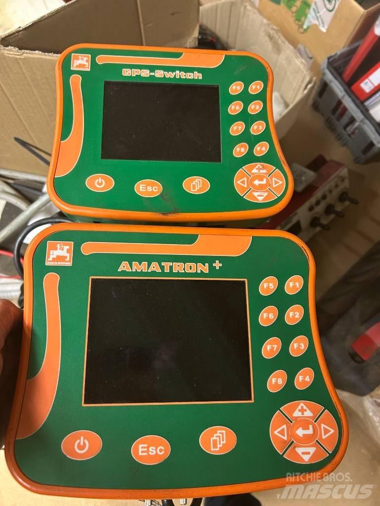 Amazone UX 4200 Çekilir pülverizatörler