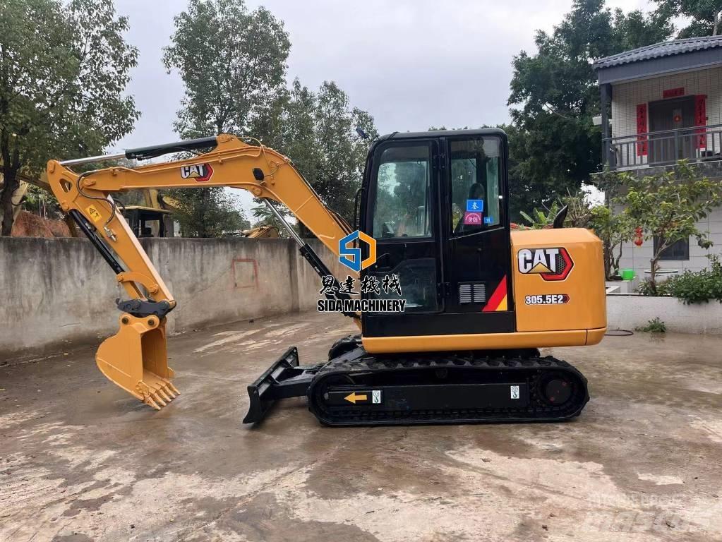 CAT 305.5E2 Paletli ekskavatörler