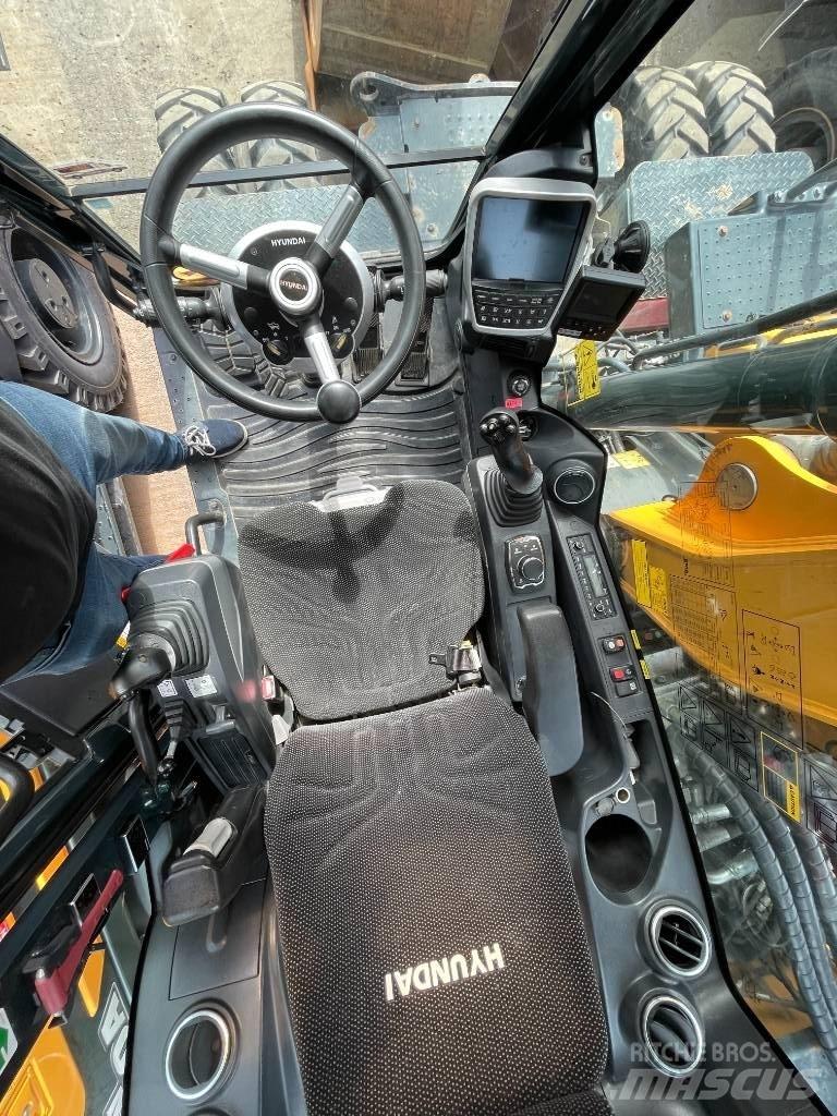 Hyundai HW140 Lastik tekerli ekskavatörler