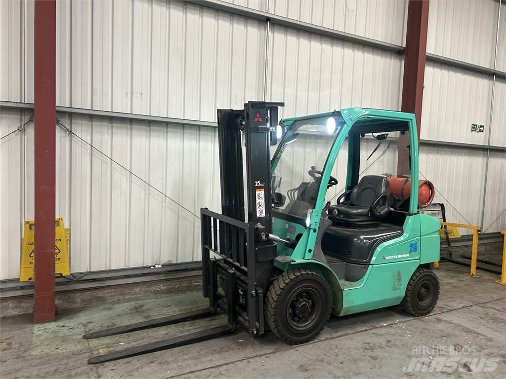 Mitsubishi FG25N LPG'li forkliftler
