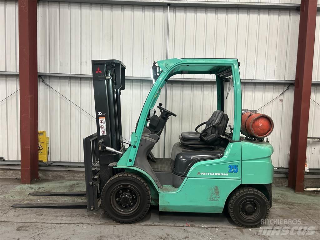 Mitsubishi FG25N LPG'li forkliftler