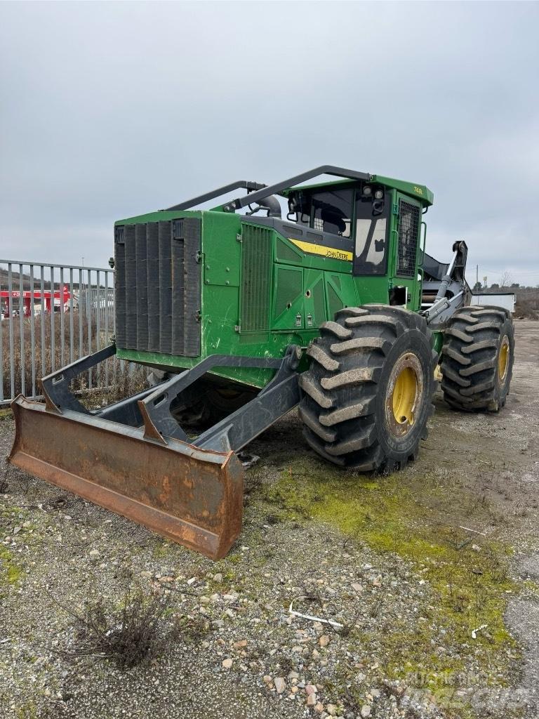 John Deere 748 Sürütücüler
