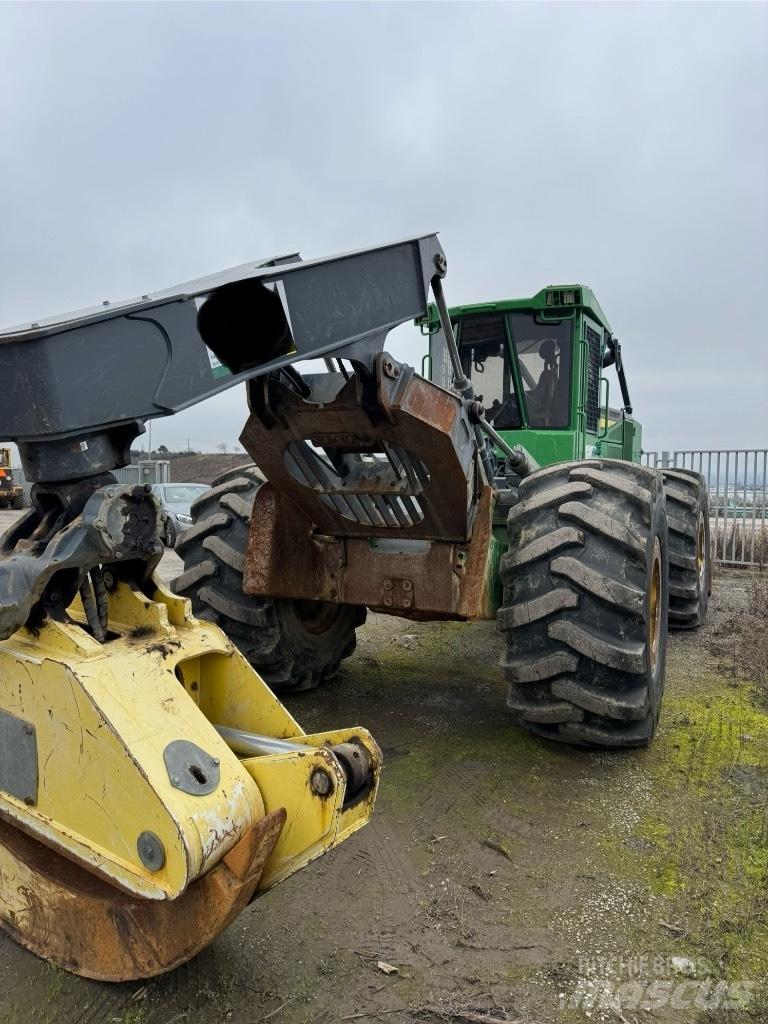 John Deere 748 Sürütücüler