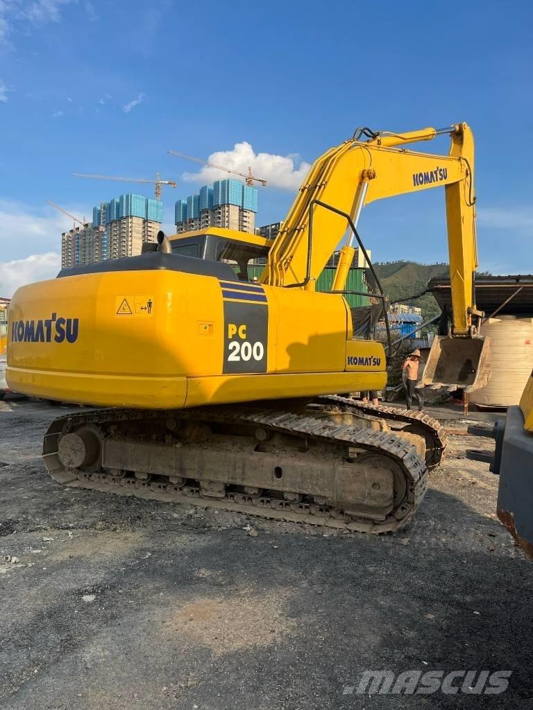 Komatsu PC 200-7 Paletli ekskavatörler