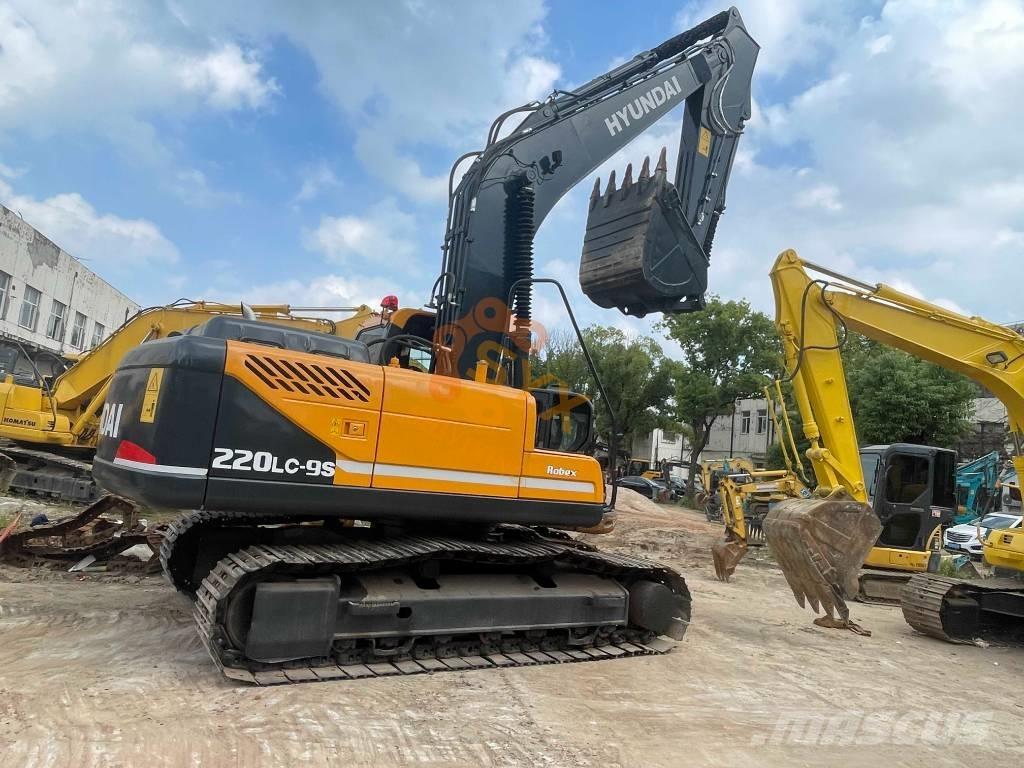 Hyundai Robex 220 Paletli ekskavatörler