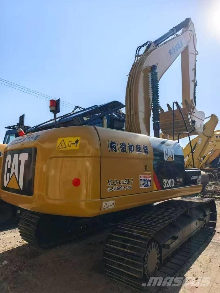 CAT 320 D Paletli ekskavatörler