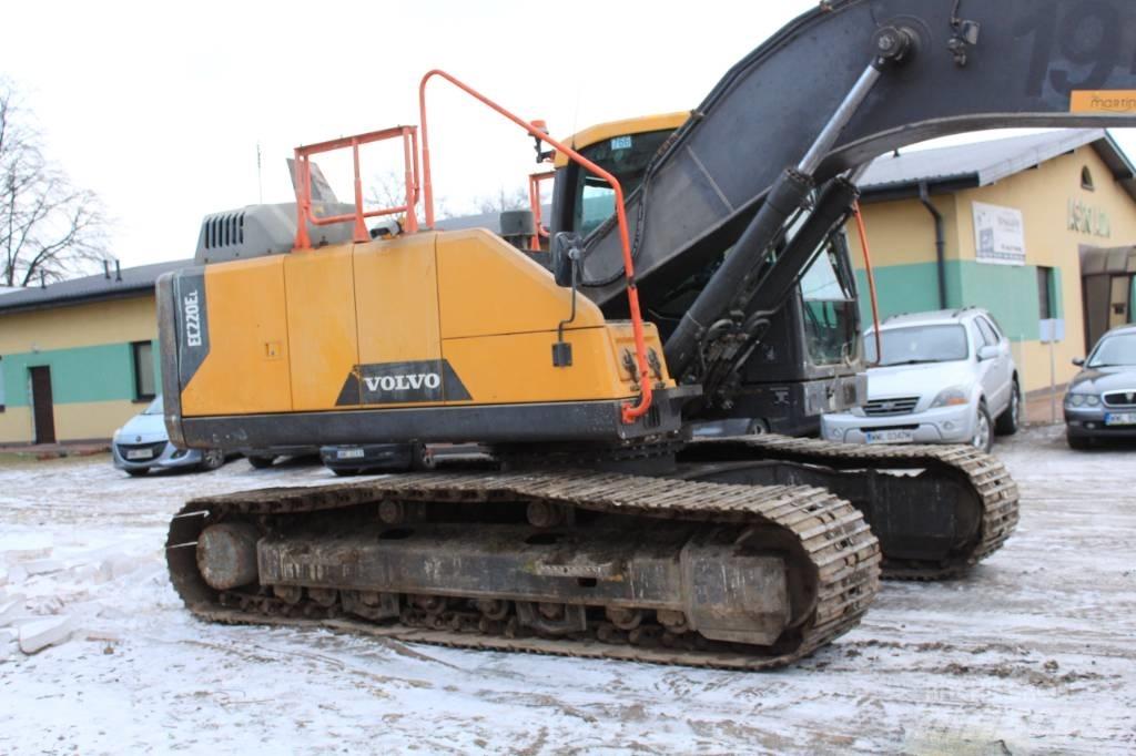 Volvo EC 220 E Paletli ekskavatörler