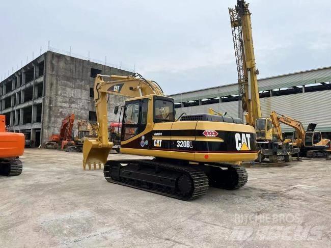 CAT 320 BL Paletli ekskavatörler