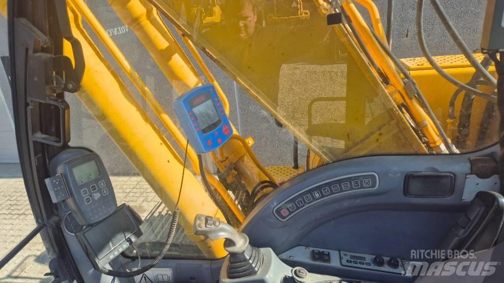 JCB JS 220 LC Paletli ekskavatörler