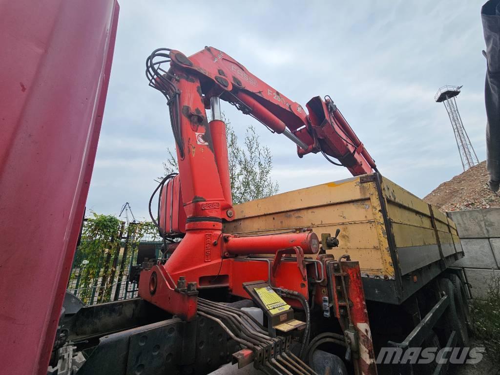 Scania P 94 FASSI Kapali kasa kamyonlar