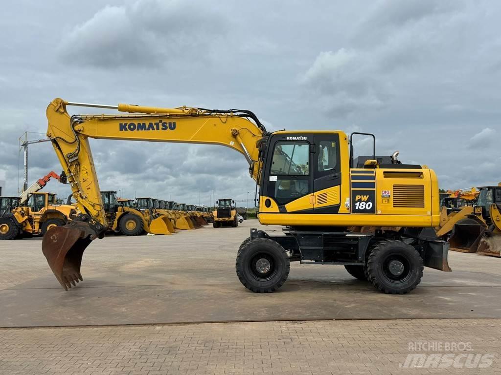 Komatsu PW180-11 Lastik tekerli ekskavatörler