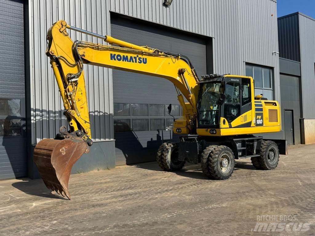 Komatsu PW180-11 Lastik tekerli ekskavatörler