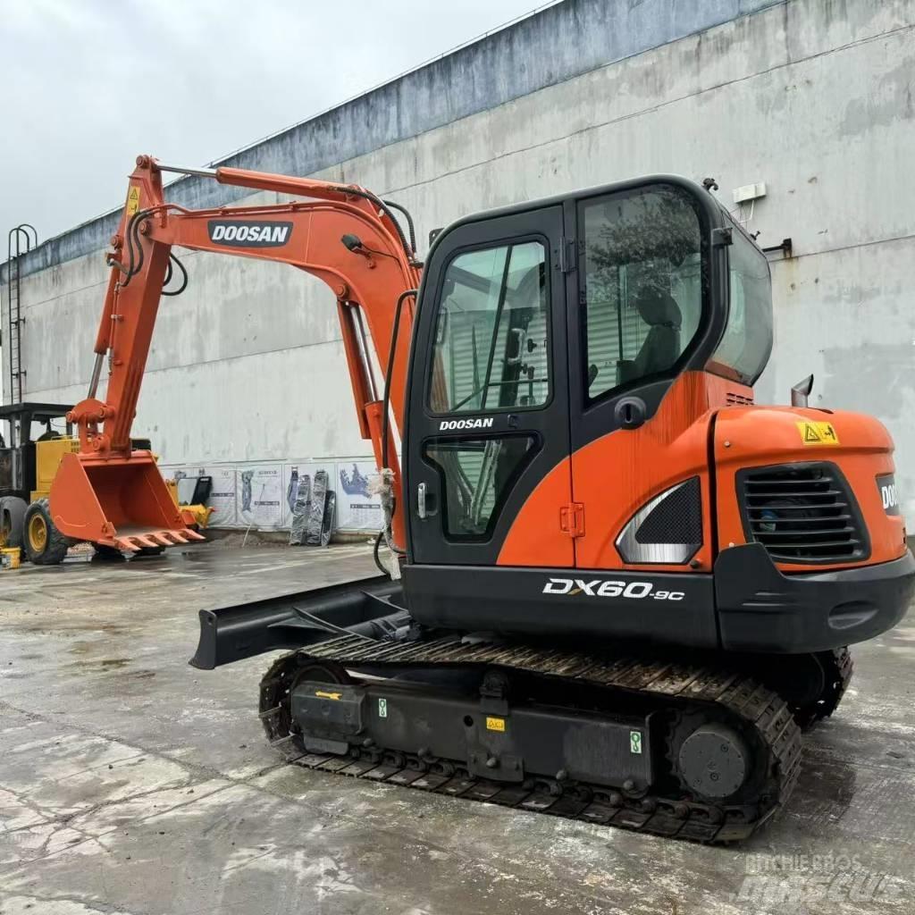 Doosan DX 60-9 C Mini ekskavatörler, 7 tona dek