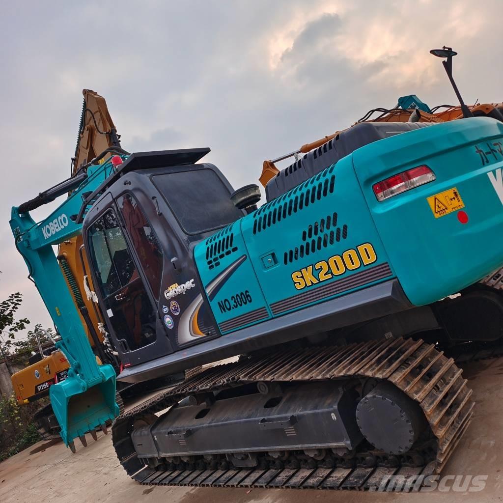 Kobelco SK 200-8 Paletli ekskavatörler