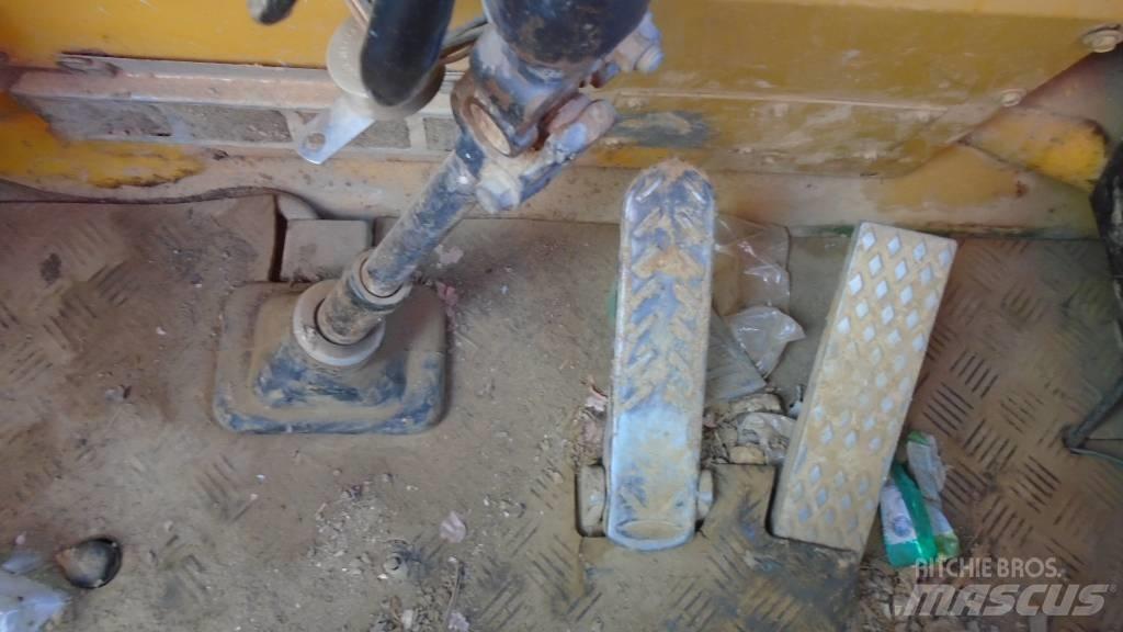 Volvo A 25 B Arazi tipi forklift