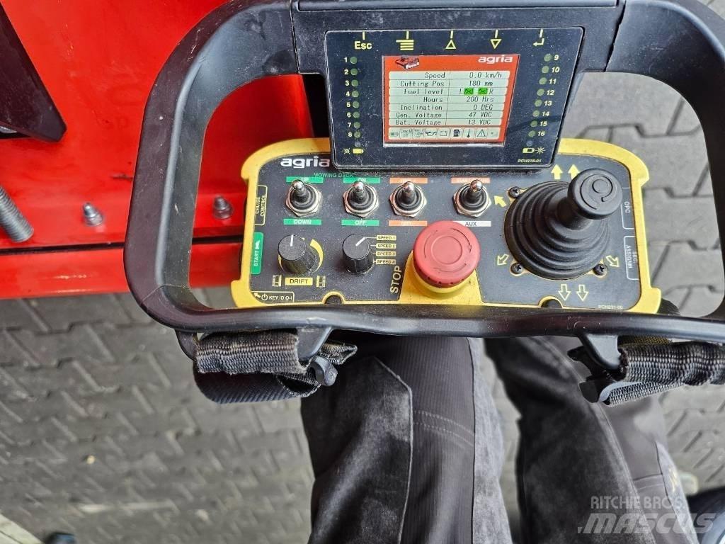 Agria 9600-112 Asılı ve çekilir biçme makineleri