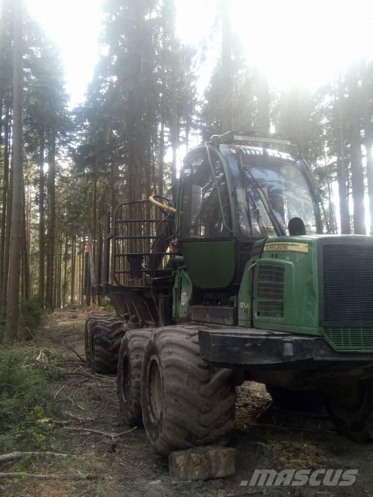 John Deere 1010 E Tomruk yükleyici traktörler