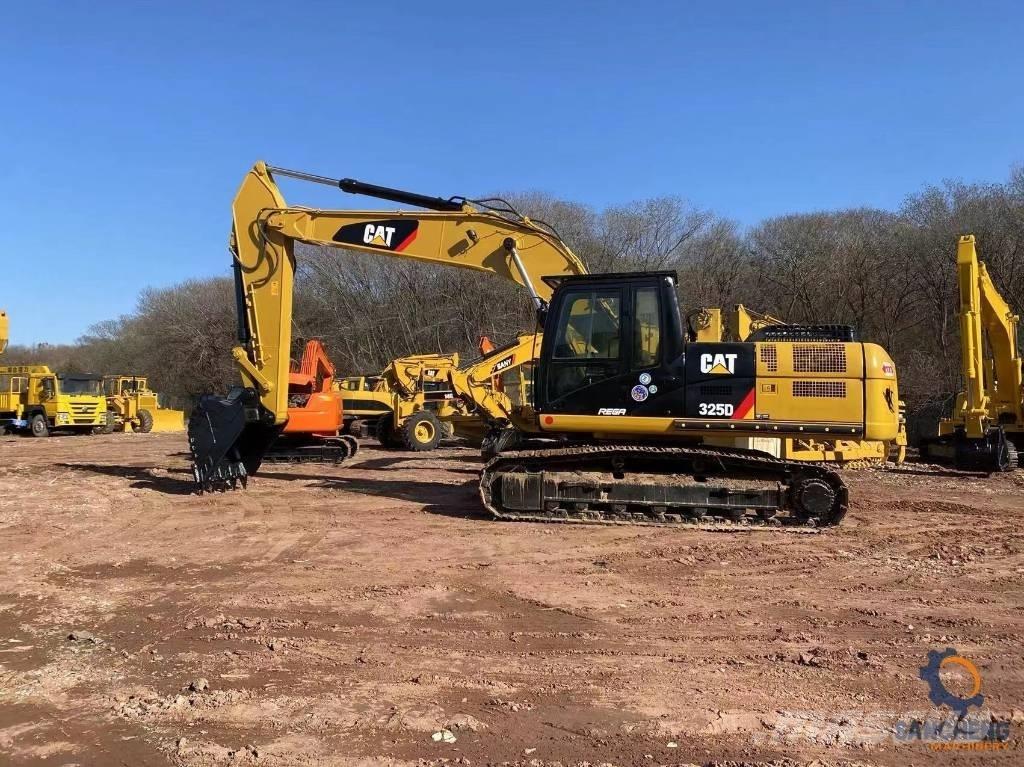 CAT 325 D Paletli ekskavatörler