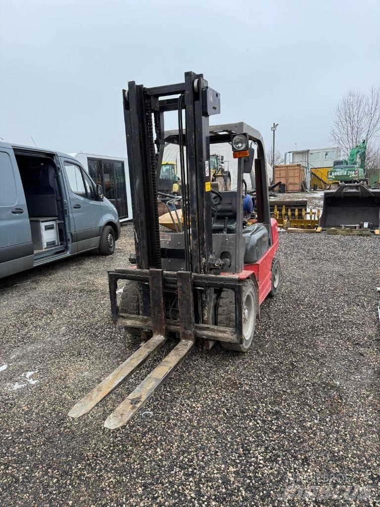 Manitou CG 30 P LPG'li forkliftler