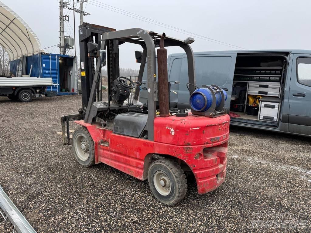 Manitou CG 30 P LPG'li forkliftler
