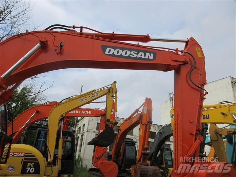 Doosan DX 300 LC Paletli ekskavatörler