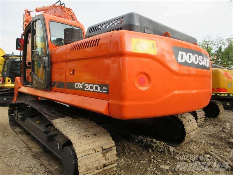 Doosan DX 300 LC Paletli ekskavatörler