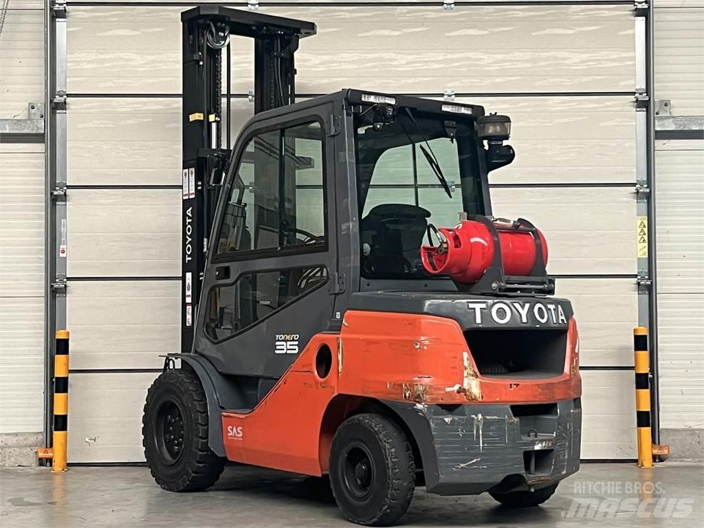 Toyota 8FGJF35 LPG'li forkliftler