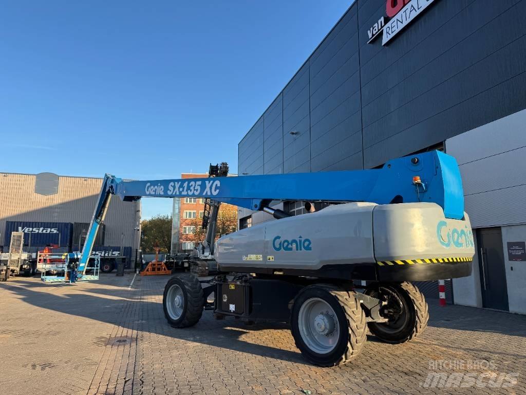 Genie SX 135 XC Teleskopik personel platformları