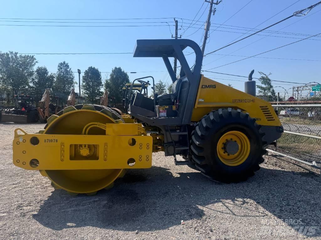 Bomag BW 211 P D-3 Tek tamburlu silindirler
