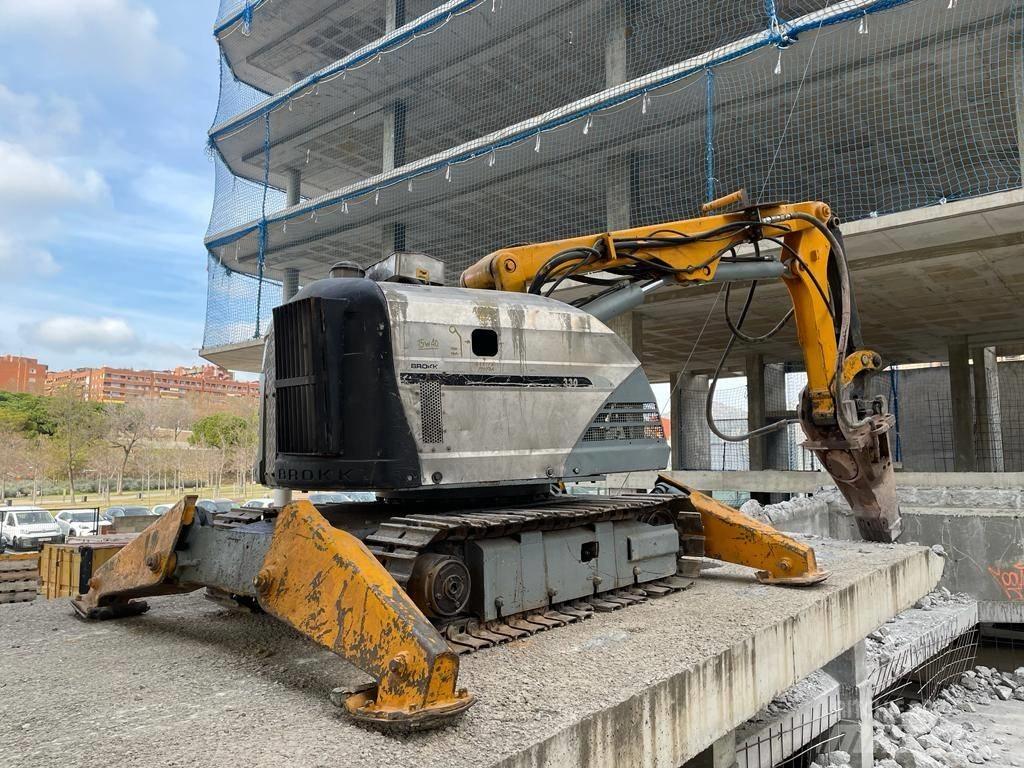 Brokk 330 Diesel Yıkım ekskavatörleri