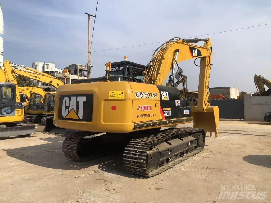 CAT 320 D Paletli ekskavatörler