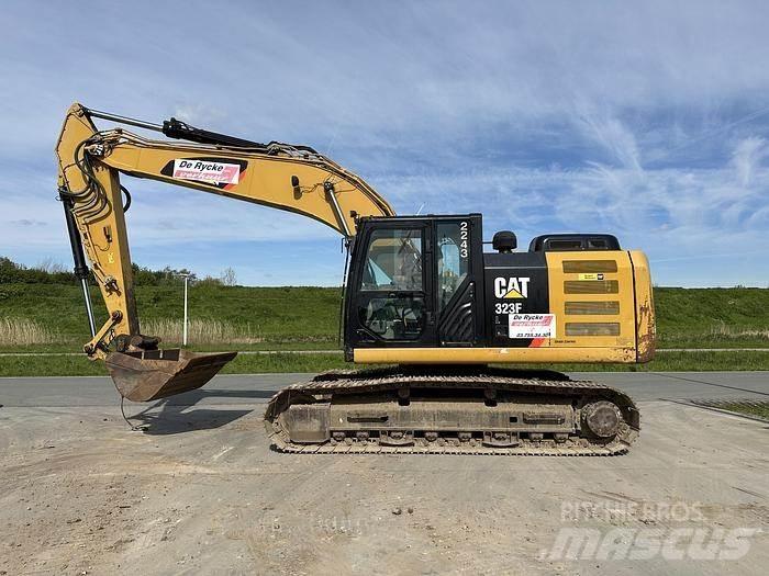 CAT 323FL Paletli ekskavatörler