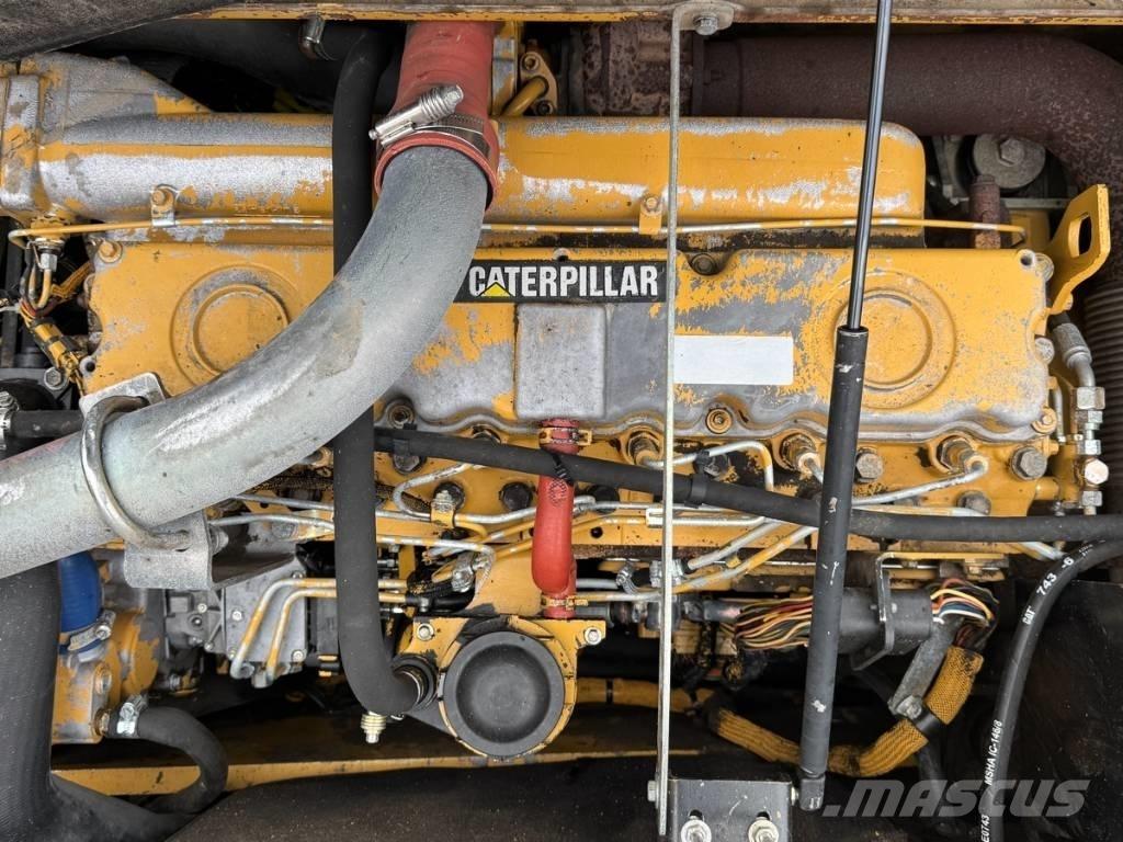 CAT M 318 C Lastik tekerli ekskavatörler