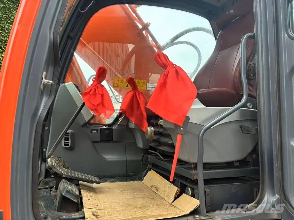 Doosan DX 225 LC Paletli ekskavatörler