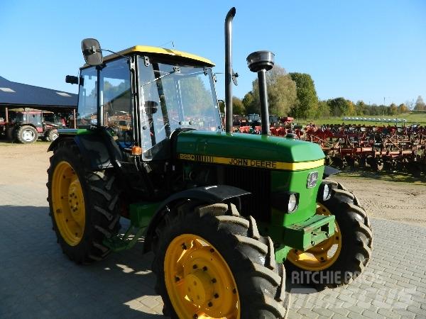 John Deere 2250 Traktörler