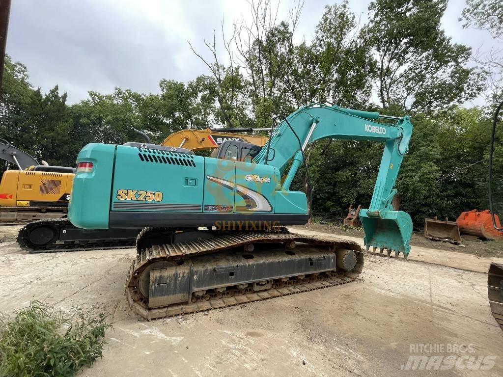 Kobelco 250 Paletli ekskavatörler