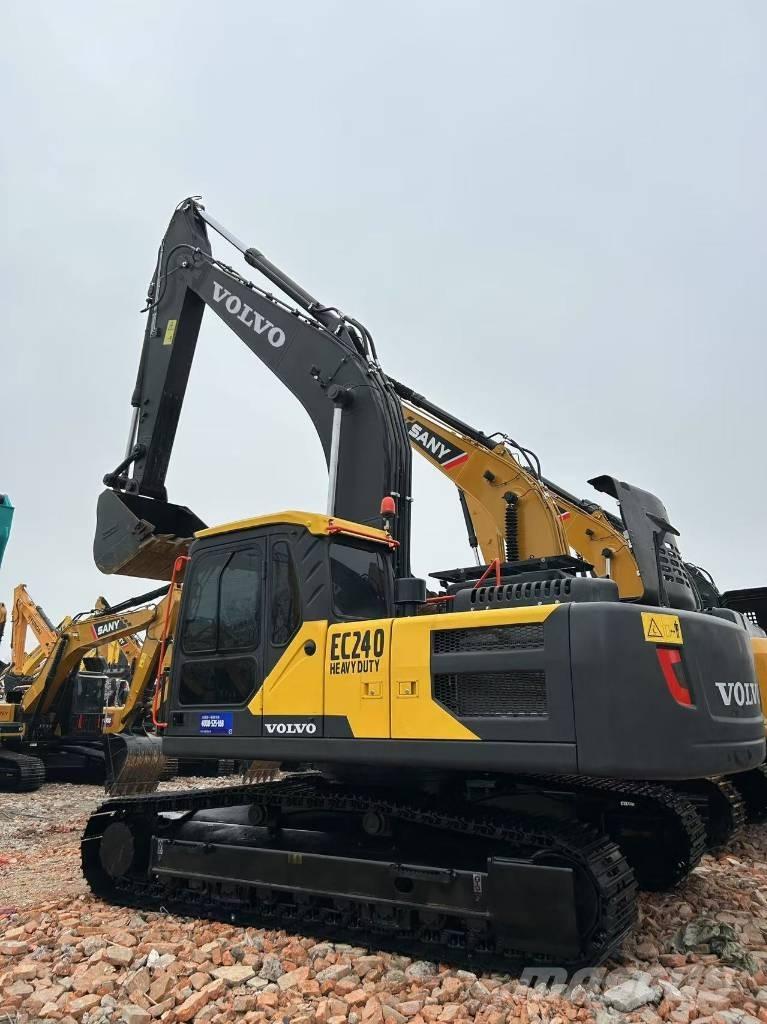 Volvo EC 240 Paletli ekskavatörler