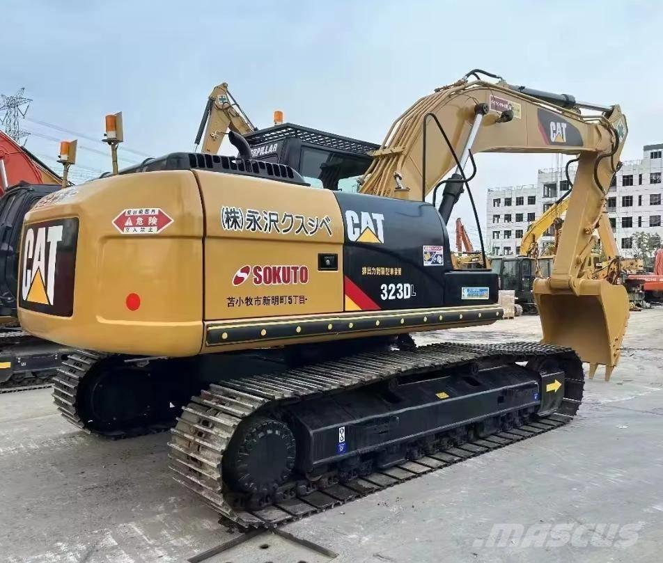 CAT 323 D Paletli ekskavatörler