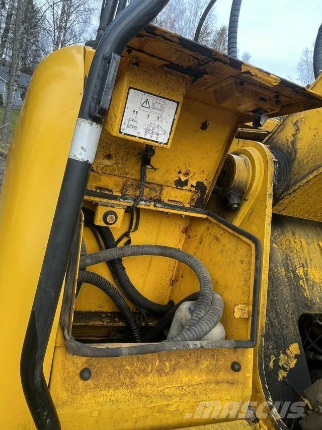 JCB JS 200 LC Paletli ekskavatörler