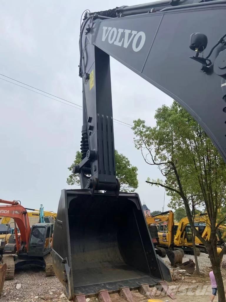 Volvo EC210D Paletli ekskavatörler